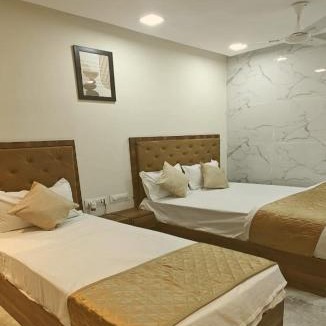 Kurla West House | Glitz Beverly- Nr US Visa Consulate