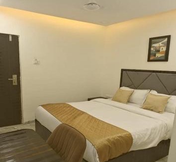 Kurla West House | Glitz Beverly- Nr US Visa Consulate