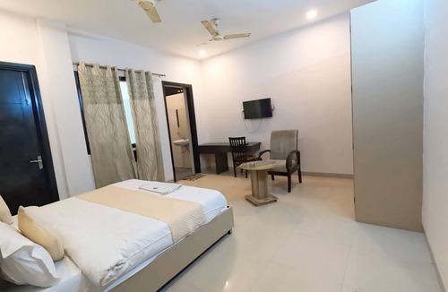 Sector 40 Hotel | Global luxary stay