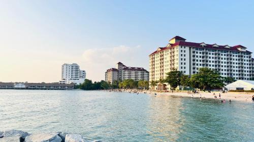 Taman Tanjung Apartment | Glory Beach Resort By D'Shepherd Management