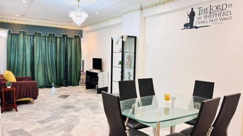 Taman Tanjung Apartment | Glory Beach Resort By D'Shepherd Management