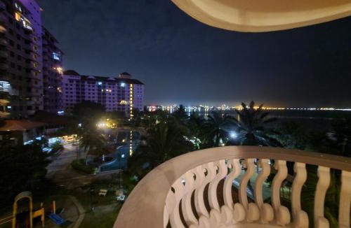 Taman Tanjung Apartment | Glory Beach Resort Seaview Private 2BR