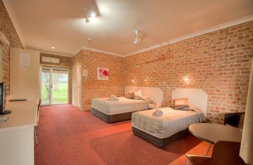 Gloucester Hotel | Gloucester Country Lodge Motel
