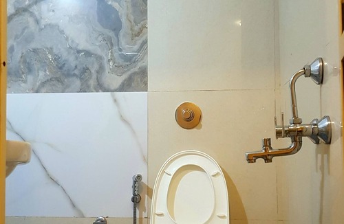 Fatona Hotel | Godwill Kimo Guest House
