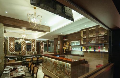 Kopar Khairane Hotel | Gold Crest Suites