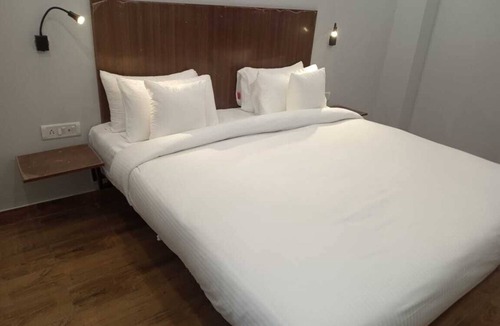Indirapuram Hotel | Golden Frame Hotel