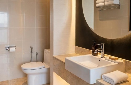 Sungai Pelek Hotel | Golden Palm Tree King Suite, Sepang - Open Sea View