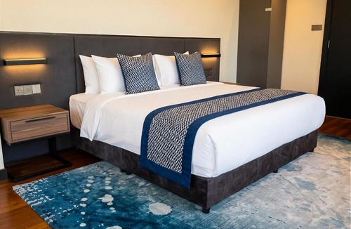 Sungai Pelek Hotel | Golden Palm Tree King Suite, Sepang - Open Sea View