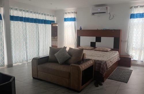 Rajajinagar Apartment | Golden rays