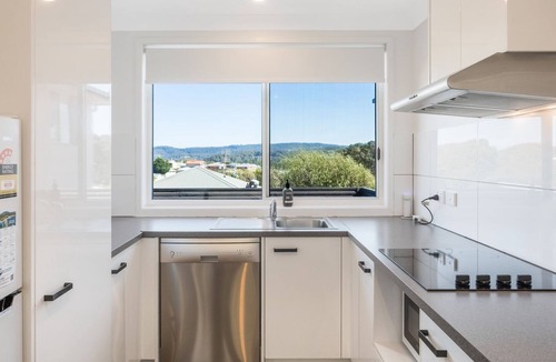 Narooma Apartment | Golfers View Unit 6 - conveniently located across the road from the magnificent Narooma Golf Club an