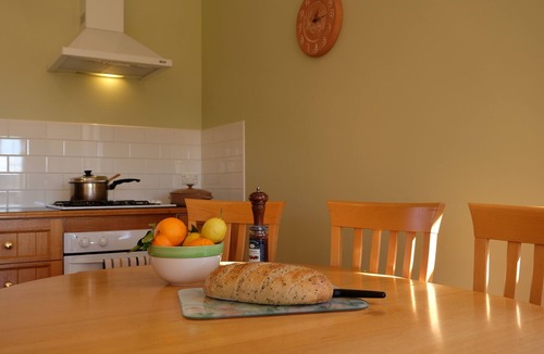 Mograni Cottage | Gorgeous 2 bedroom cottage at Mograni Creek Estate with vineyard, valley views