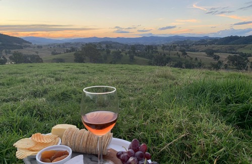 Mograni Cottage | Gorgeous 2 bedroom cottage at Mograni Creek Estate with vineyard, valley views