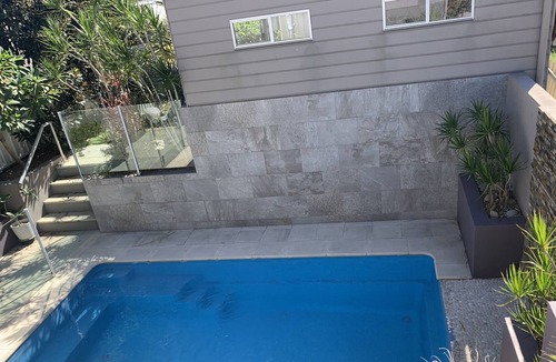 Redhead House | Gorgeous beachside location, modern spacious with easy stroll beaches and cafes.