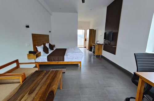 Gopalpur Hotel | Goroomgo Bagora Heights Palampur