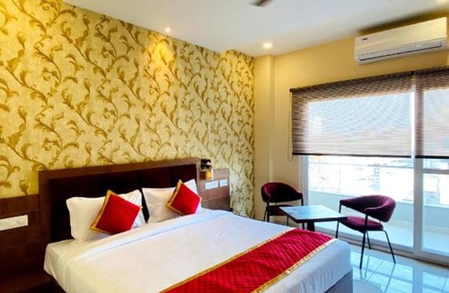 Kangra Hotel | Goroomgo Singla Residency Kangra