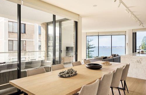 Brighton-le-Sands Apartment | Grand Bayfront, Brighton-Le-Sands