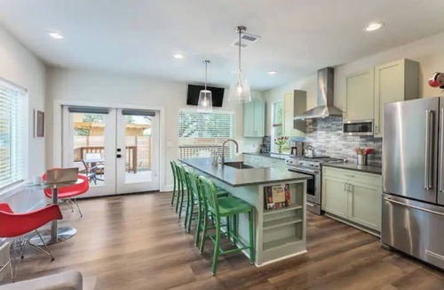 South Lamar House | Great Location - Downtown, SOCO - SEC Football Miss State & Arkansas Available