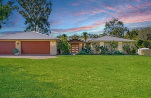 Darawank House | Green Pastures by the Sea near Forster/Tuncurry with heated pool