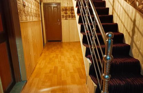 Laripora House | Green Street