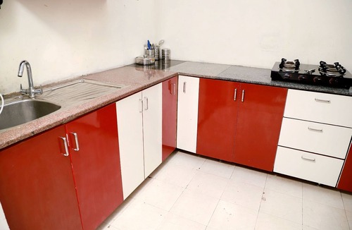 Chittaranjan Hotel | Greenleaf Apartment And Suites, Chittaranjan Park