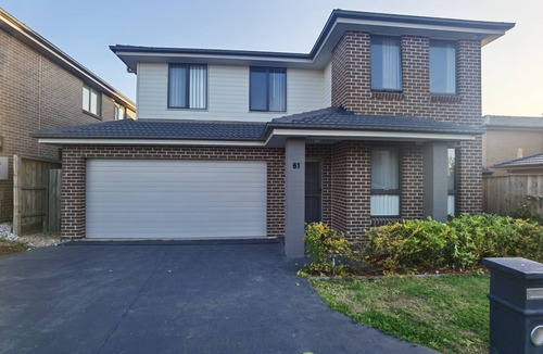 Gregory Hills House | Gregory Hills Spacious & convenient Home