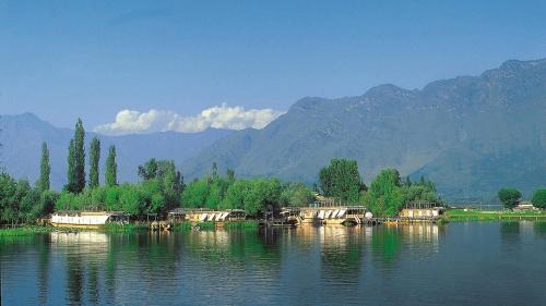 Dal Lake Cabin | Group Of Houseboat Lauren, Dal lake