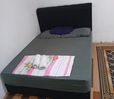 Kuala Terengganu Ski Chalet | Guest House 2