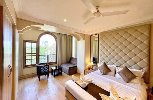 Wellington Pier Hotel | Gulf Hotel Colaba