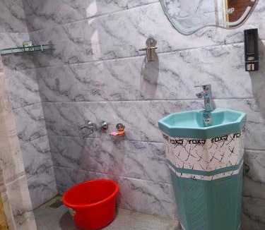 Srinagar House | Gulmarg View Guest House