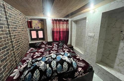 Amritsar Hotel | Guru Nanak Dev Ji Yatri Niwas Golden Temple