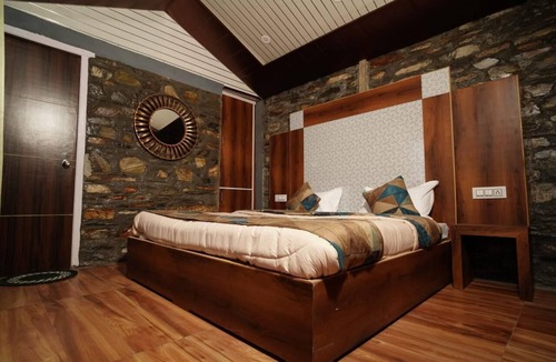 Shimla Hotel | Hadley Inn Cottages Chail