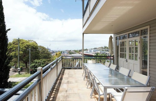Dee Why House | Hamptons Beautiful Home Perfect for Weddings , Hens & Family retreats