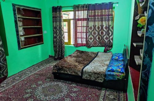 Gulmarg House | HAMRAAZ GuestHouse