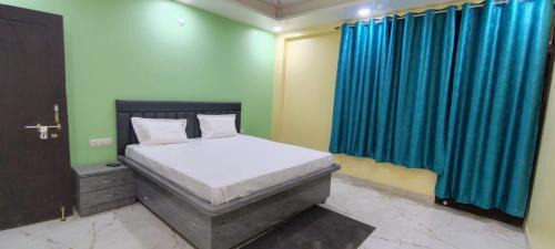 Jhusi House | Hanumant Dham