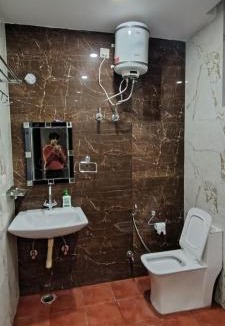 Jhusi House | Hanumant Dham