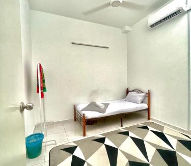 Durian Tunggal House | Hanz Homestay Melaka - For Malay Only