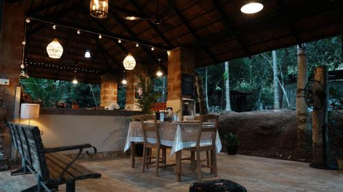 Mangalore Villa | Happy Haven - Boutique Farmstay with Outdoor Shower & Open Air Kitchen