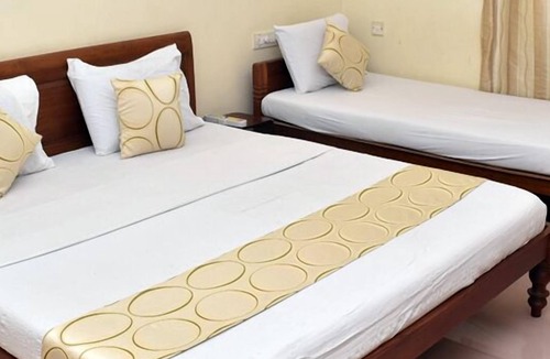 Mylapore Tiruvallikk Hotel | Happy Planet