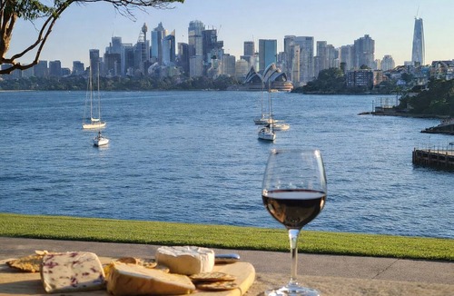 Cremorne Point Apartment | Harbourfront/Opera House and Harbour Views/Cremorne Point/Ferry