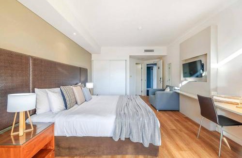 Darwin City Centre Apartment | Harbourfront Resort - Private Balcony & Shared Pool