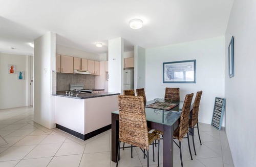 Soldiers Point Apartment | Harbourside, Unit 2/7 Soldiers Point Road - Absolute waterfront unit at Sunrise Beach