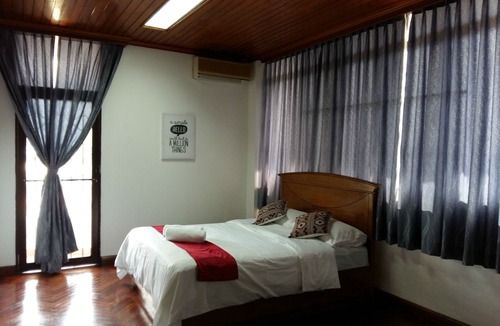 Luyang Hotel | Harrington Court