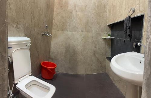 Ranjit Avenue House | Harshan Homestay Inn