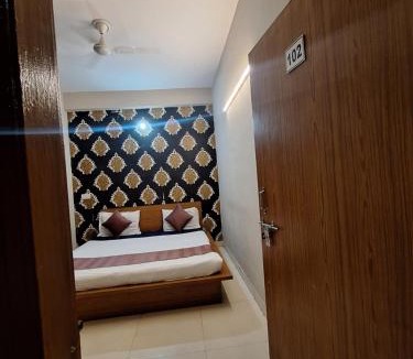 Sector 27 Hotel | HAVEN HEIGHTS HOTEL NOIDA SECTOr 18