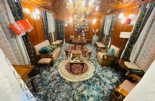Nagin Bagh Boat Rental | Heaven Breeze Group of Houseboats
