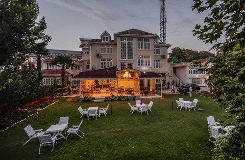 Rajbagh Hotel | Heritage Bungaow