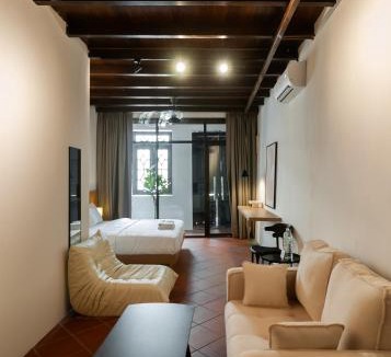 Historic George Town House | Heritage Villa by Aayu - 10 mins walk to Armenian St