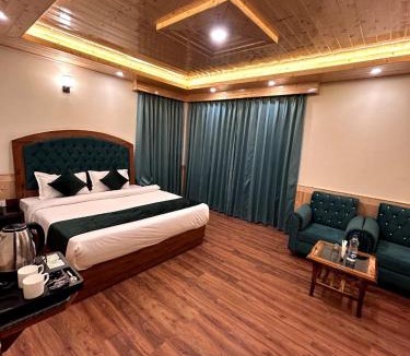Old Manali Hotel | Hidden Heaven Waterfall view