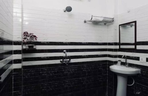 Naukuchiyatal Hotel | Hidden Lake Stay