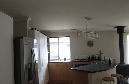Quindalup House | Hideaway on Seattle Dunsborough 5 minute walk to Quindalup Beach & pet friendly.